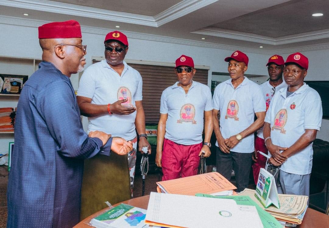Amotekun Commanders Pay Condolence Visit to Ondo State Governor