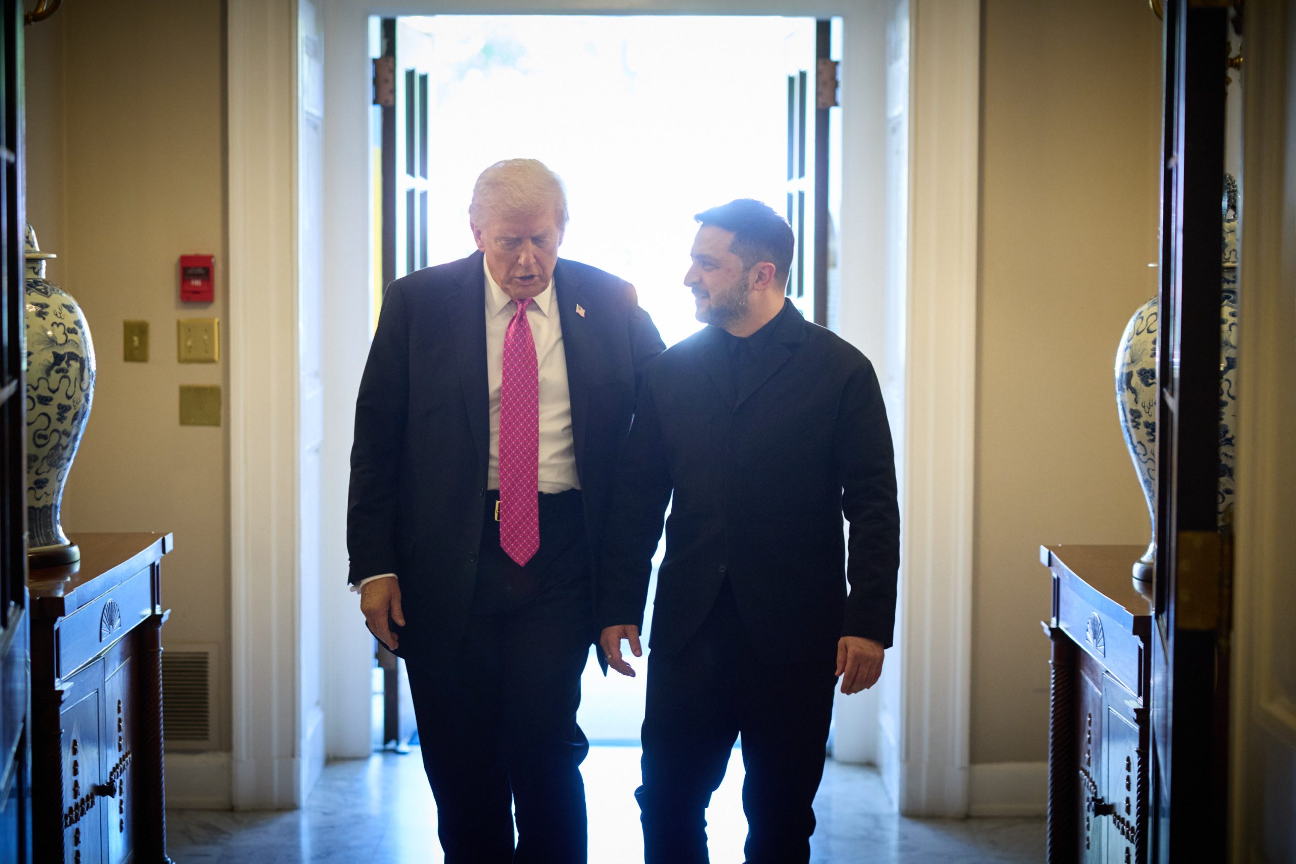 Zelensky Open to Joining Trump–Putin Summit in Hungary if Invited