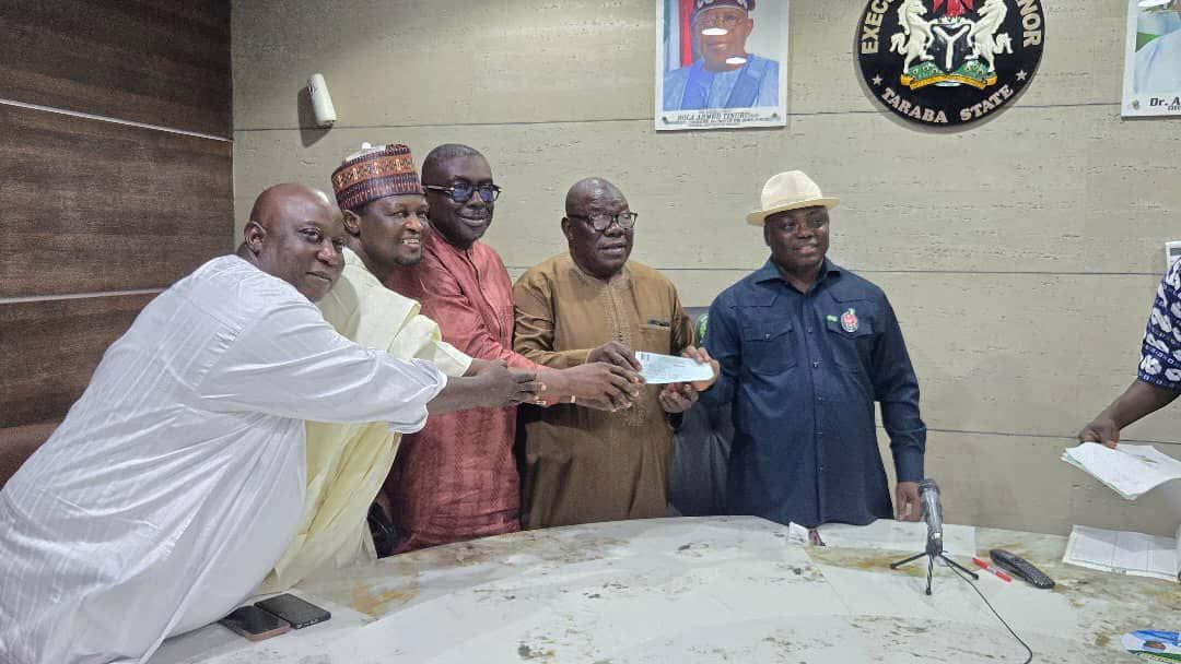 PHOTOS: Taraba Governor Agbu Kefas Registers as APC Member, Receives Party Card