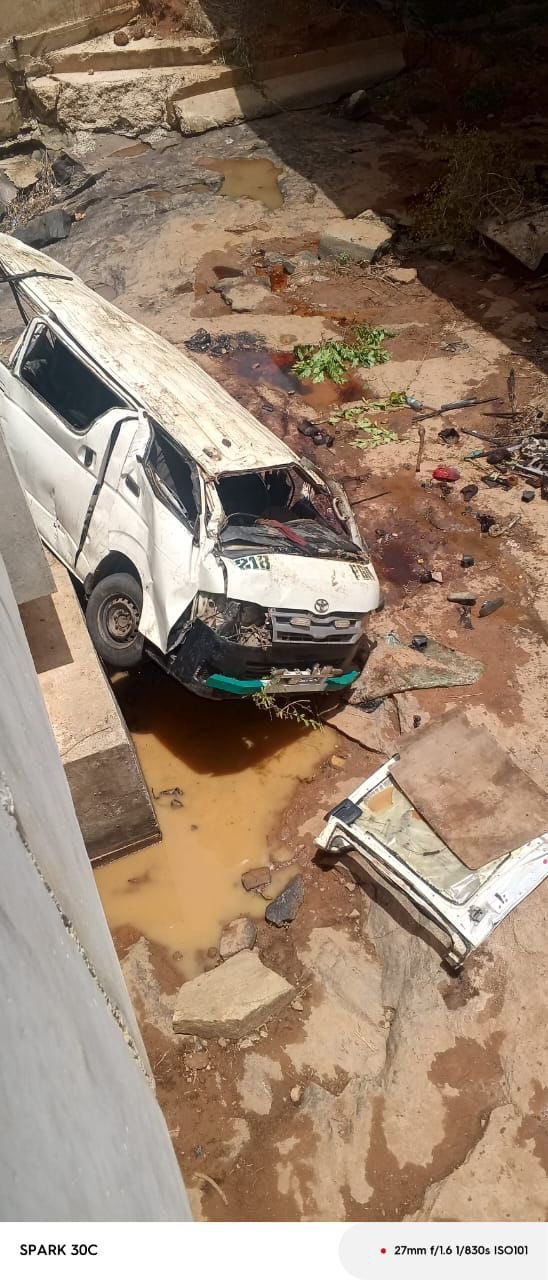 BREAKING 🇳🇬💥: Sixteen people died and six were injured in a crash on the Lokoja–Okene highway in Kogi State when a bus from Jos to Lagos veered off the road and fell under a bridge near Osara axis on Friday morning.