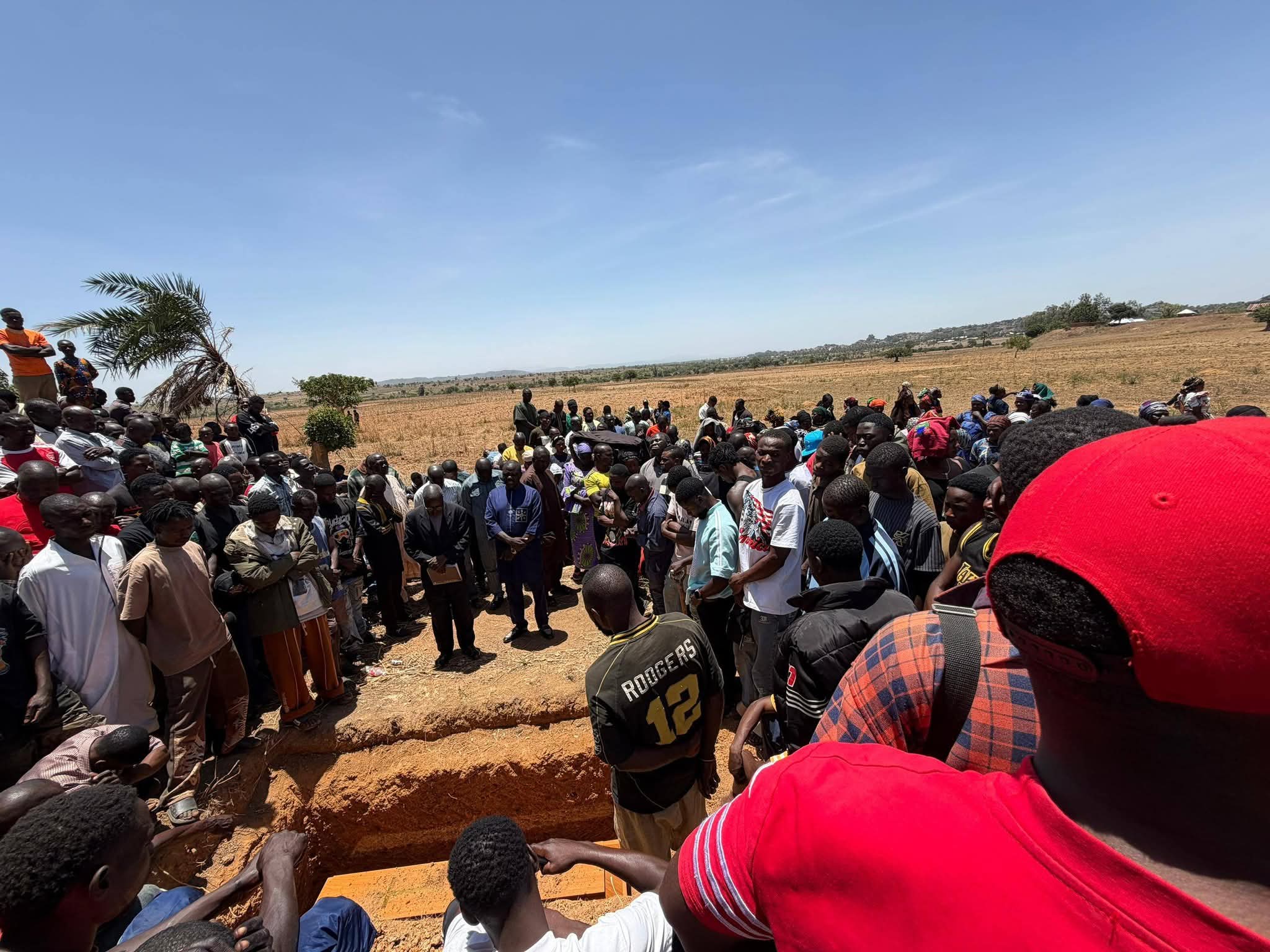 BREAKING 🇳🇬🕊️: Barkin Ladi, Plateau State Mourns Again – Residents Of Gangare Community In Barkin Ladi LGA Bury Victims Of Fresh Attack By Suspected Fulani Militia, Demand Justice And Security