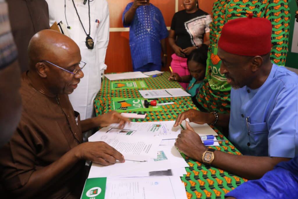 BREAKING 🇳🇬🗳️: Rotimi Amaechi Submits ADC Presidential Nomination Forms – Former Rivers governor formally enters race under African Democratic Congress ahead of upcoming elections.