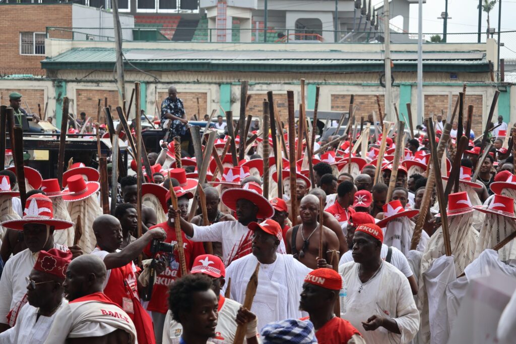 LAGOS CULTURAL HERITAGE: Eyo Arms Pay Courtesy Visit to Ogboni Iduntafa Palace Following Passing of Olori Eyo Laba Alakete Pupa