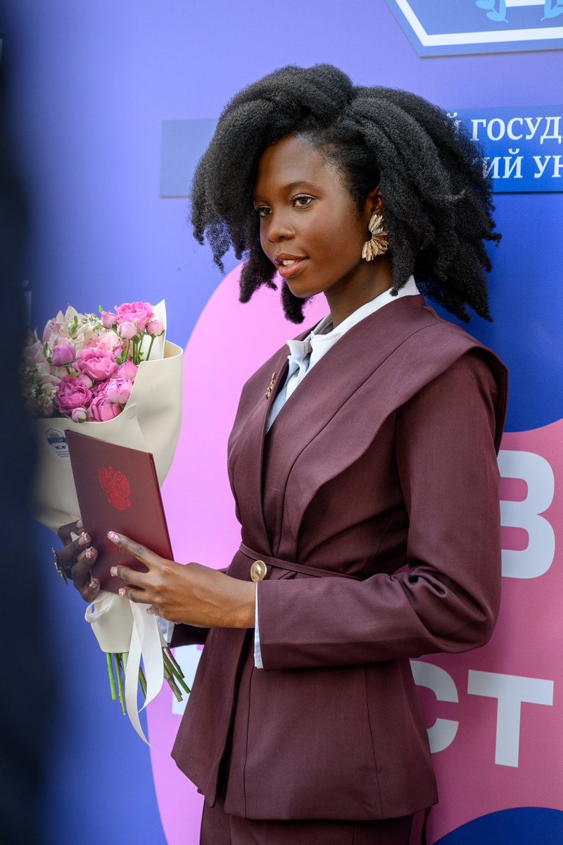 PRIDE 🇳🇬🎓: Nigerian student of Yoruba descent, Dr. Dorcas Akanbi, graduates from medical school in Russia with an outstanding 4.90/5.00 CGPA, earning top academic honors and making Nigeria proud with her exceptional academic achievement.