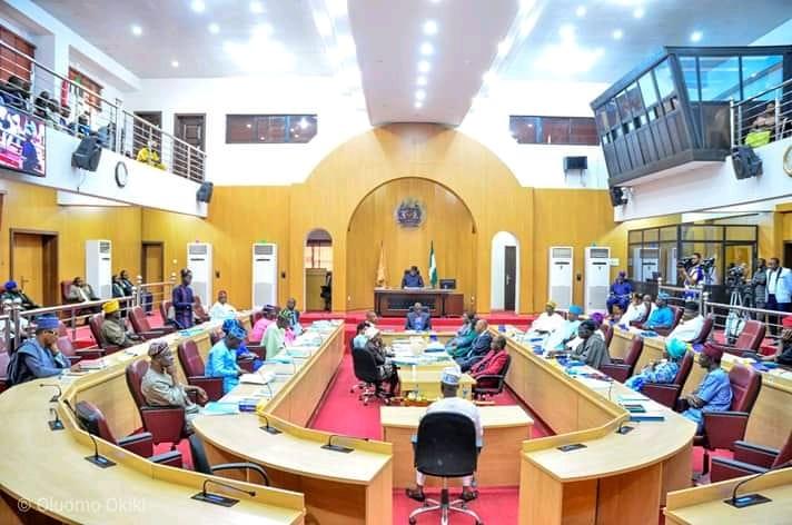 Osun Assembly Becomes First State Legislature To Approve State Police Bill
